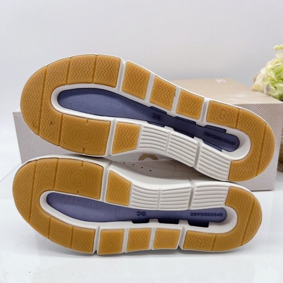 On Cloud ROGER Centre Court Tennis Running Shoe White/ Lavender Leather Wms US 6 - Picture 8 of 11